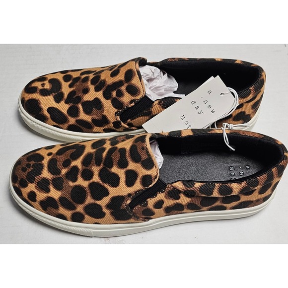 A New Day Reese Womens 6.5 Leopard Print Slip On Sneakers Memory Foam Brown New - Picture 3 of 12